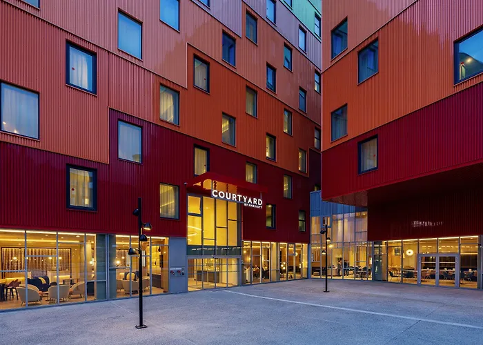 Courtyard by Marriott Paris Charles de Gaulle Central Airport Roissy-en-France